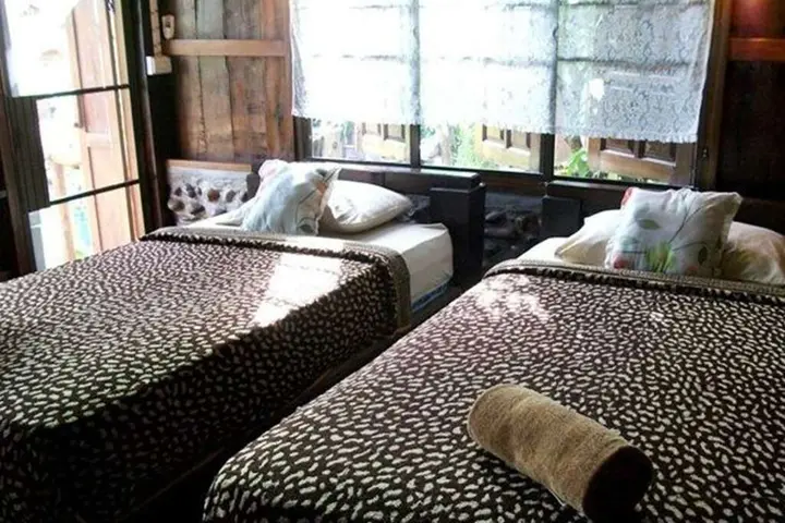 Сукотай: J&J Guesthouse