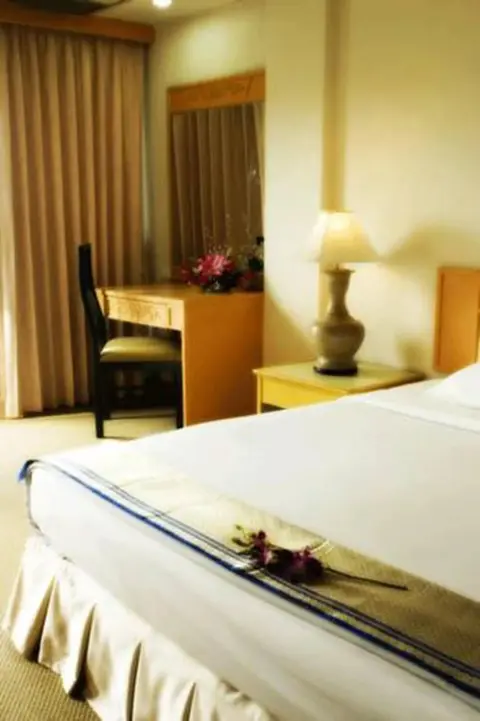 Кхлонг-Янг: The Airport Hotel