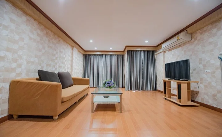 Кхлонг-Янг: The Airport Hotel