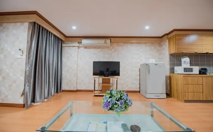 Кхлонг-Янг: The Airport Hotel