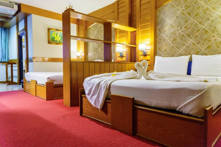 Кхлонг-Янг: Siri Hotel