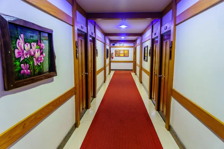 Кхлонг-Янг: Siri Hotel