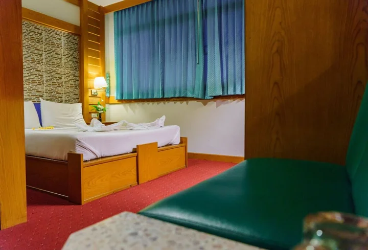 Кхлонг-Янг: Siri Hotel