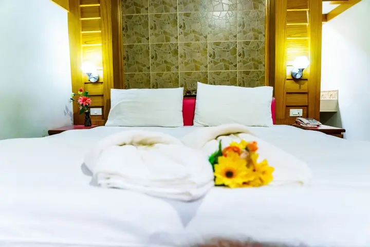 Кхлонг-Янг: Siri Hotel