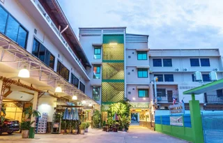 Кхлонг-Янг: Siri Hotel