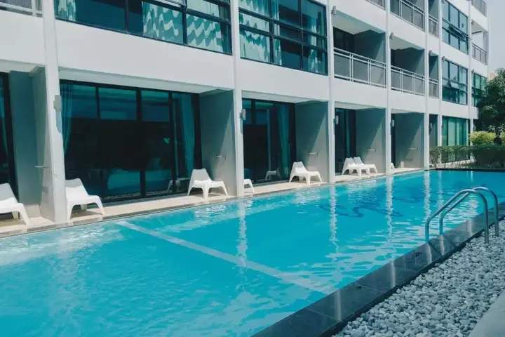 Чаам: Bluemoon Hotel