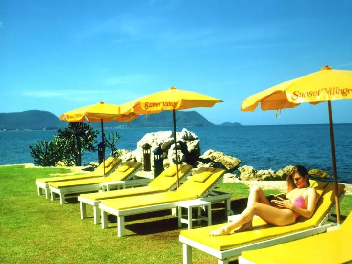 На Чом Тхиан: Sunset Village Beach Resort