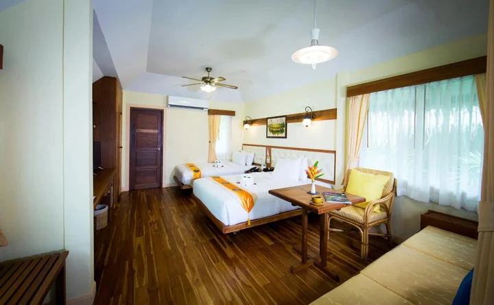 На Чом Тхиан: Sunset Village Beach Resort