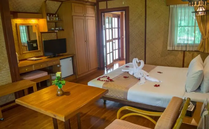 На Чом Тхиан: Sunset Village Beach Resort