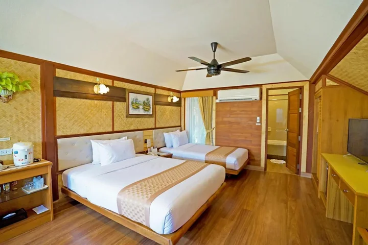 На Чом Тхиан: Sunset Village Beach Resort