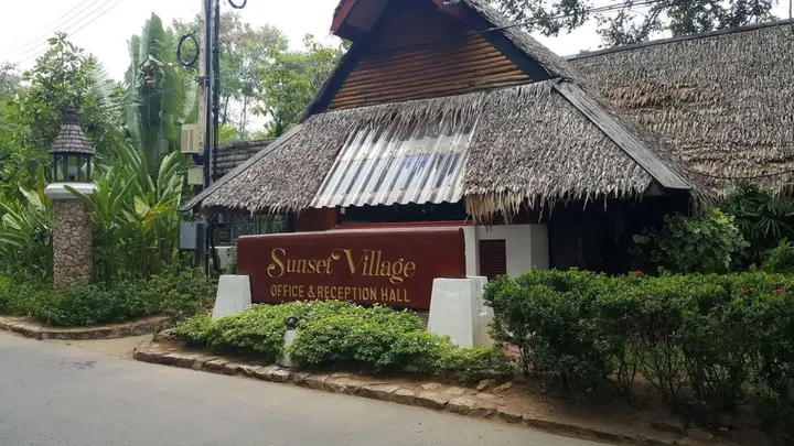 На Чом Тхиан: Sunset Village Beach Resort