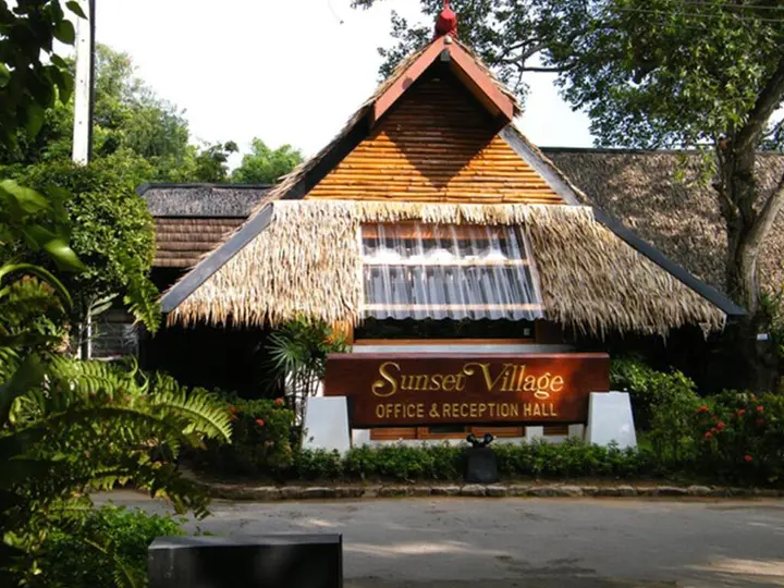 На Чом Тхиан: Sunset Village Beach Resort