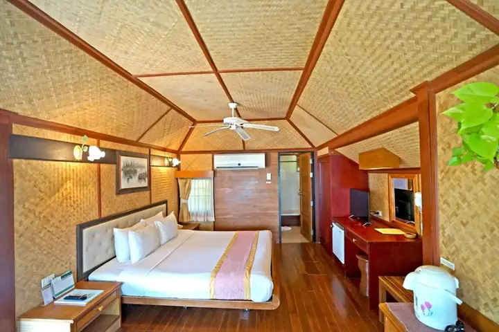 На Чом Тхиан: Sunset Village Beach Resort