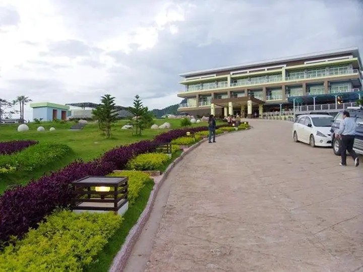 Кхэм Сон: Breeze Hill Khao Kho