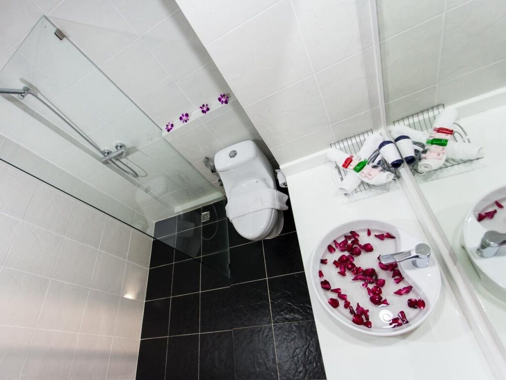 Кату: Grande Elegance Serviced Apartment