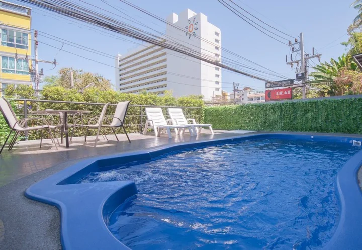 Кату: Grande Elegance Serviced Apartment