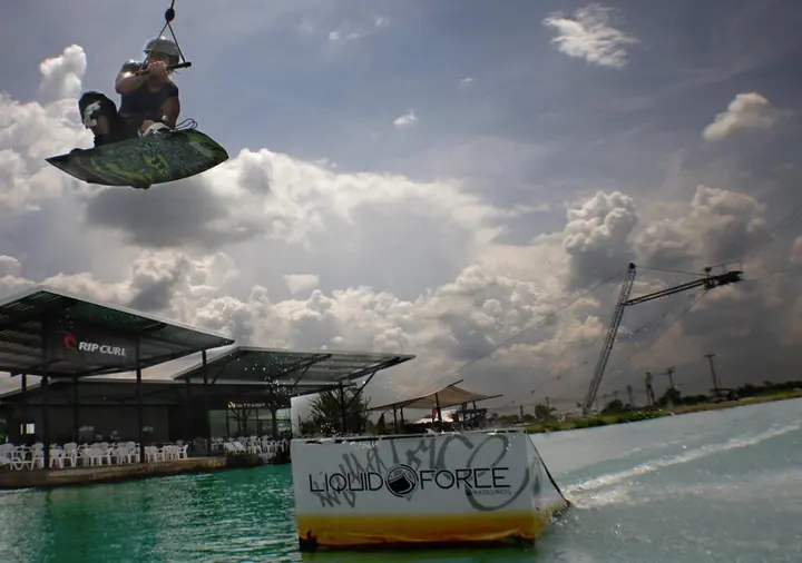 Лам-Лук-Ка: Hotel RIDE n Lazy @ THAI WAKE PARK