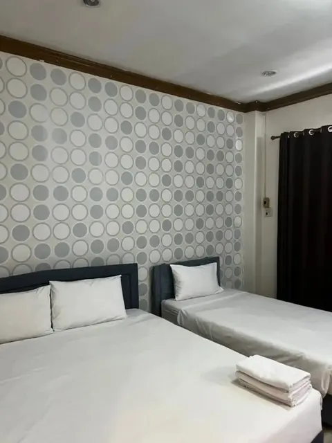 Хатъяй: Sandee Room