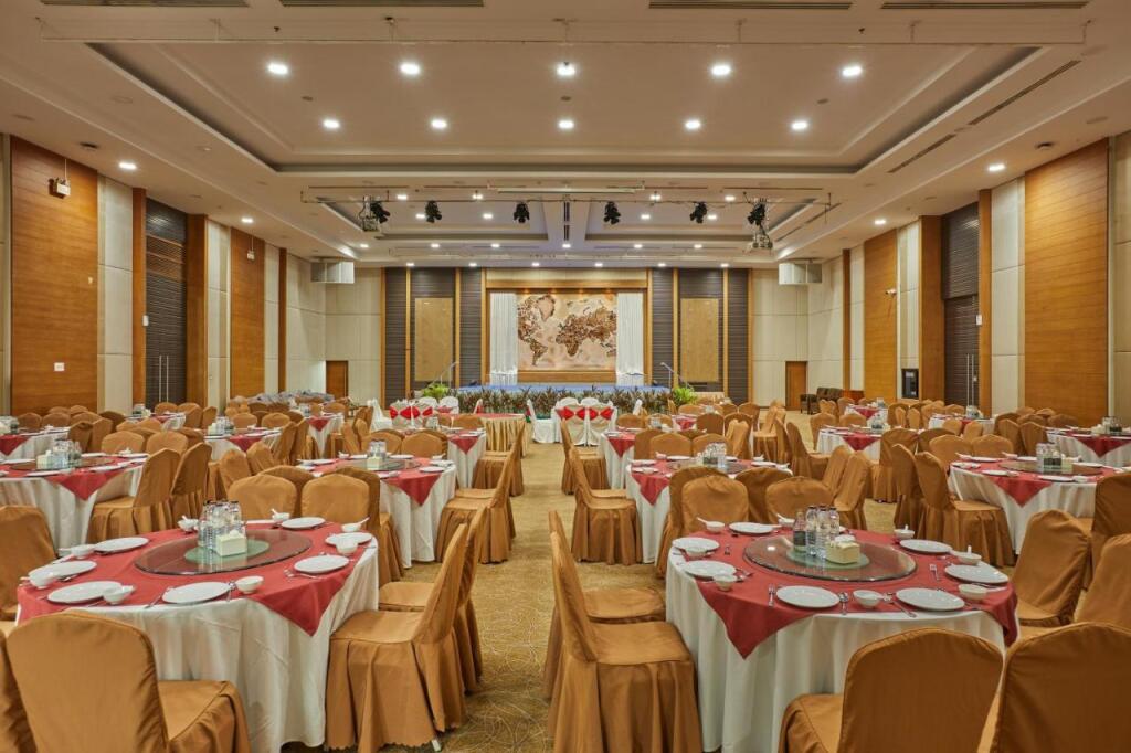 Паттайя: Welcome World Beachfront Resort
