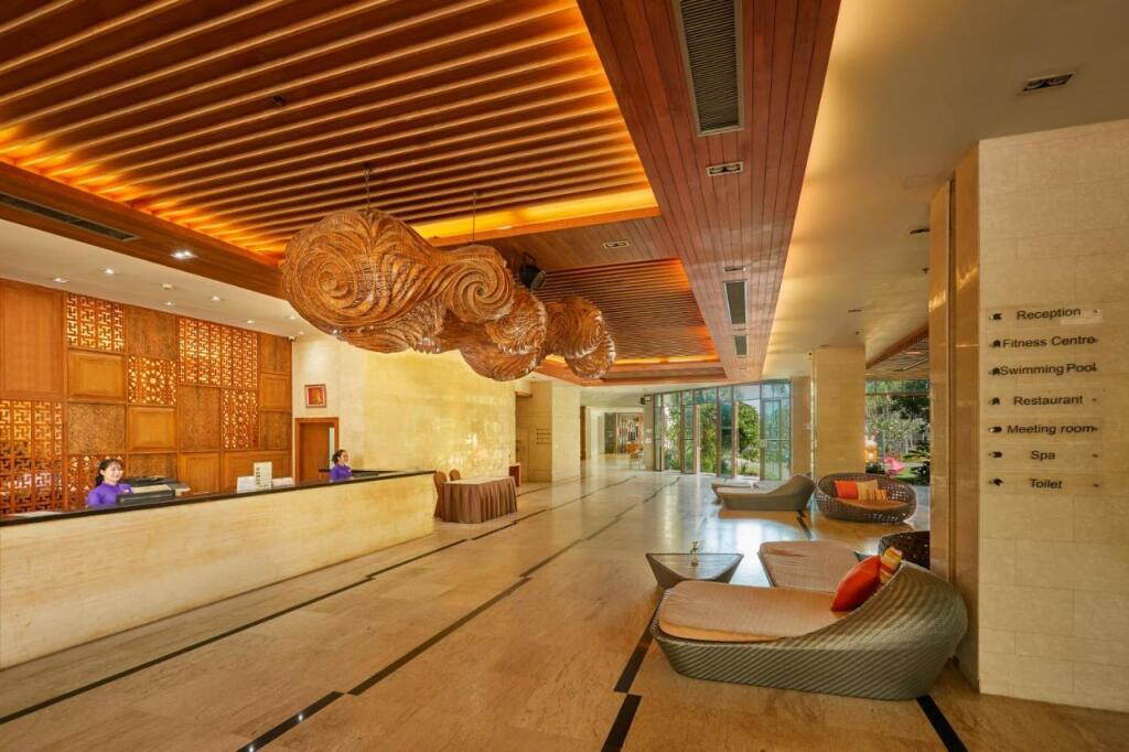 Паттайя: Welcome World Beachfront Resort
