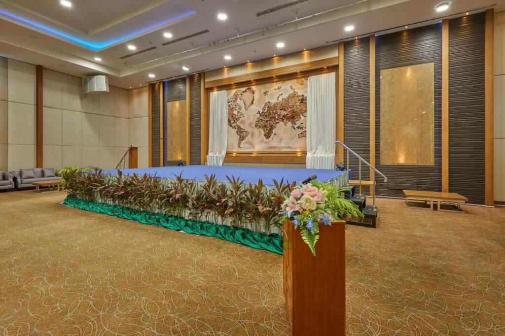 Паттайя: Welcome World Beachfront Resort
