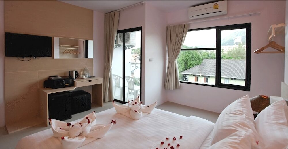 Кату: My Hotel Too
