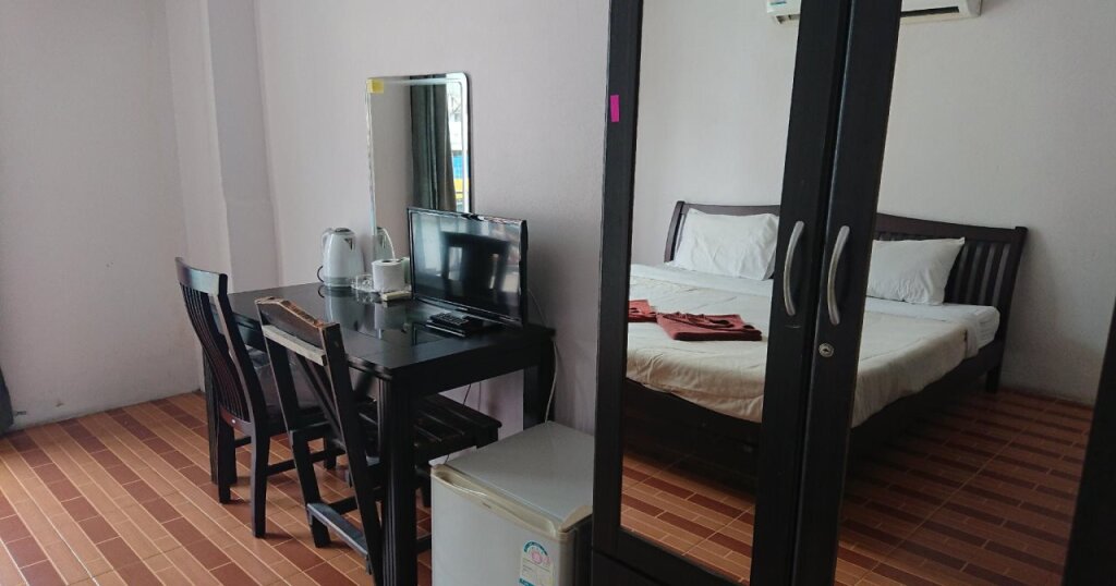 Кату: Happy Guest House