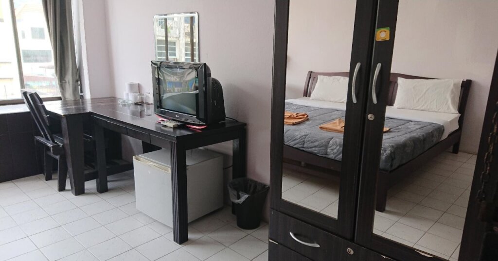 Кату: Happy Guest House