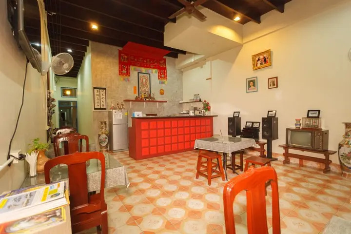 Муанг: Phuket Old Town Hostel