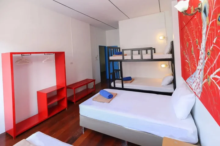 Муанг: Phuket Old Town Hostel