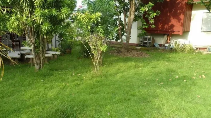 Нан: Puangchompoo Place