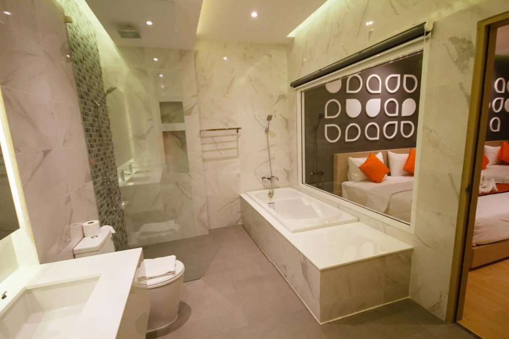 Кату: Platinum Hotel