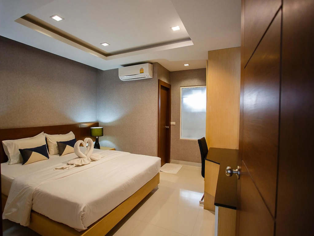Кату: Platinum Hotel