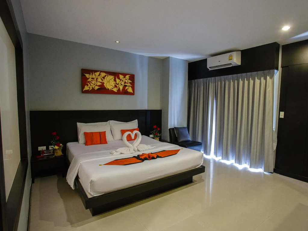 Кату: Platinum Hotel
