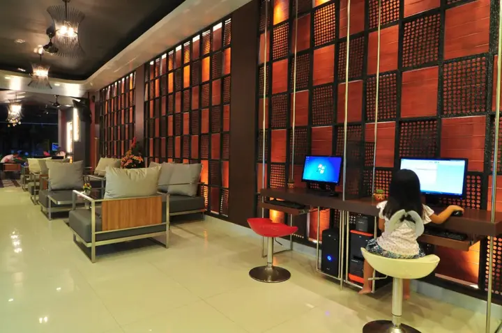 Кату: Platinum Hotel