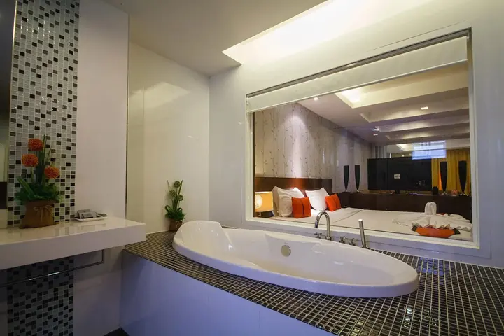 Кату: Platinum Hotel