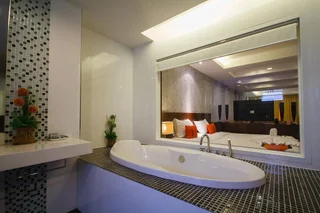 Кату: Platinum Hotel