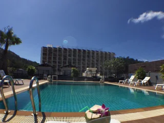 Кату: Platinum Hotel