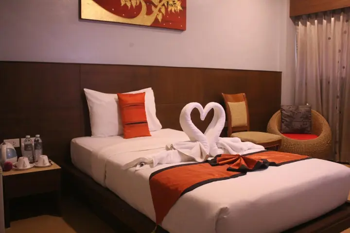 Кату: Platinum Hotel