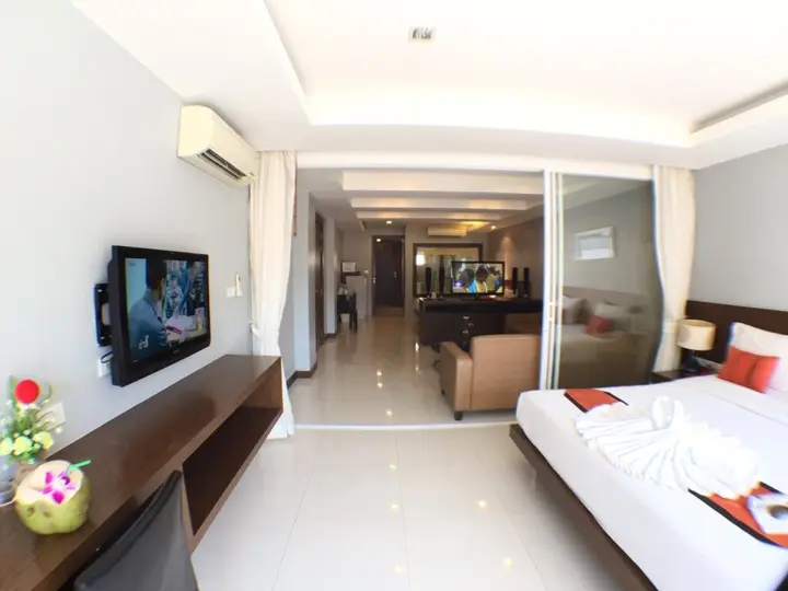 Кату: Platinum Hotel