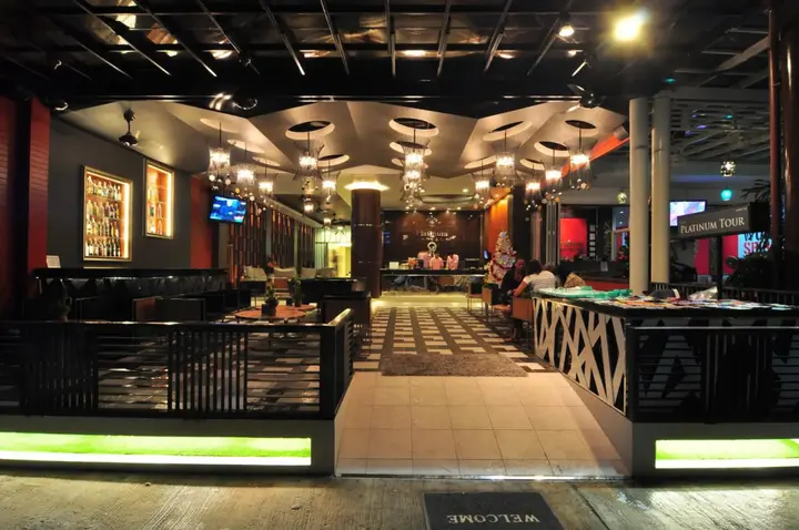 Кату: Platinum Hotel