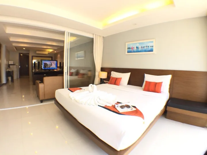 Кату: Platinum Hotel