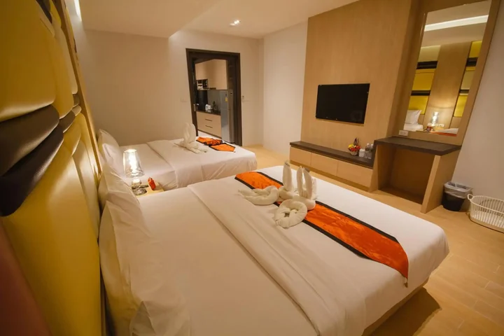 Кату: Platinum Hotel
