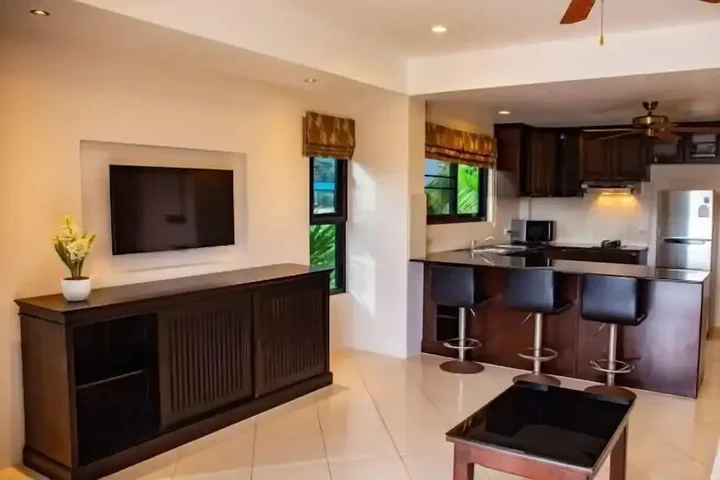 Кату: Baan Chom View Kamala