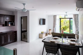 Кату: Baan Chom View Kamala