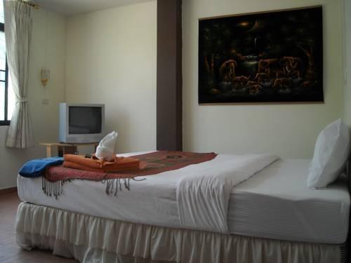 Кату: Ya Guesthouse