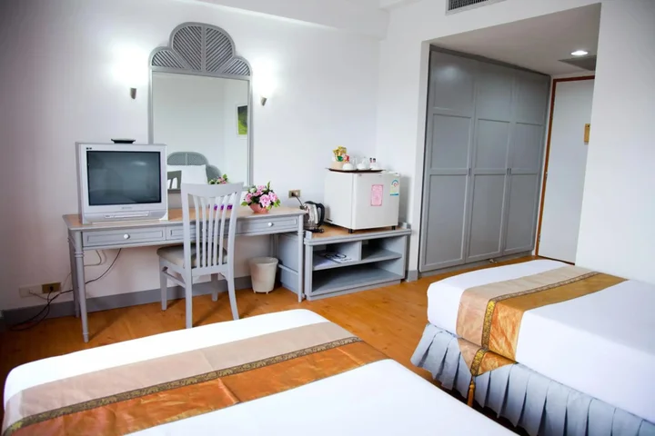 Транг: Thumrin Hotel
