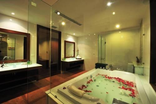 Кату: The Chantra Villas Phuket