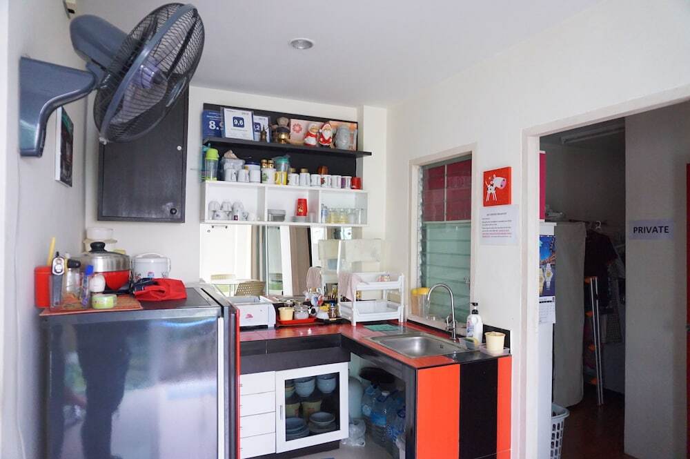 Муанг: Ananas Phuket Hostel
