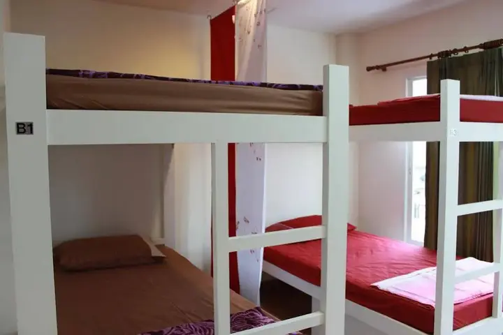 Муанг: Ananas Phuket Hostel
